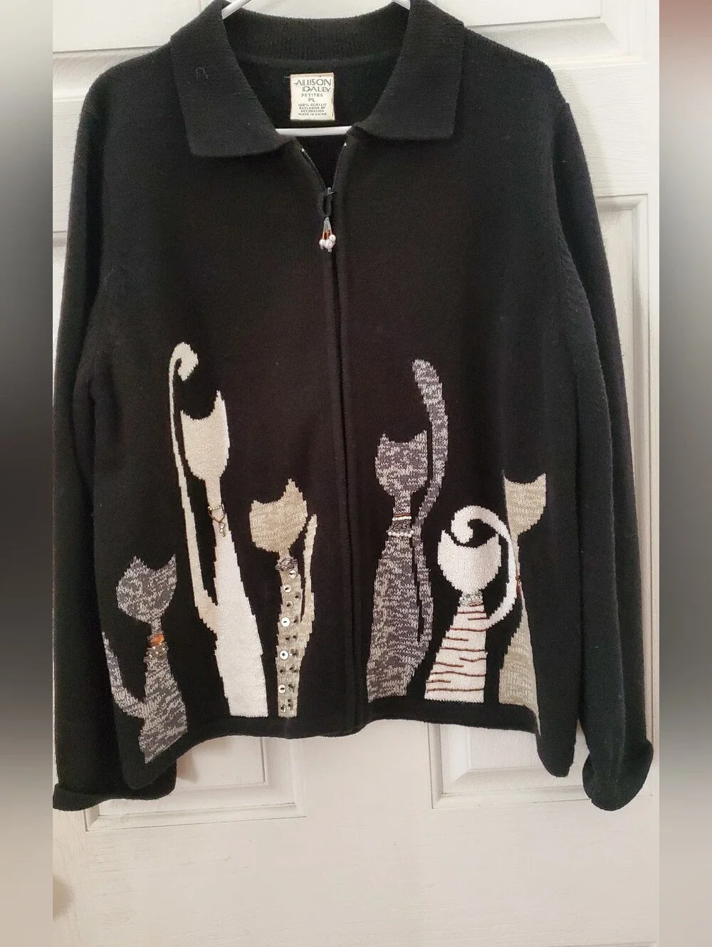 ALLISON DALEY VINTAGE Black Knit Sweater with portrait of Embellished Cats